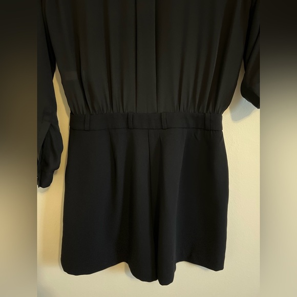 Jennifer Lopez Womens Black Jumpsuit‎ Romper VNeck Dress Short 2 Chiffon Pleated - Picture 10 of 17